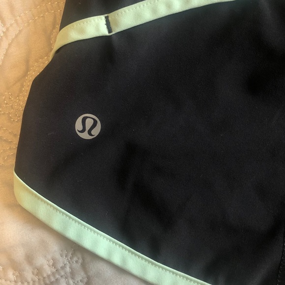 🍋 Lululemon Run: Speed Short *4-way Stretch Sz. 8 - Picture 5 of 5